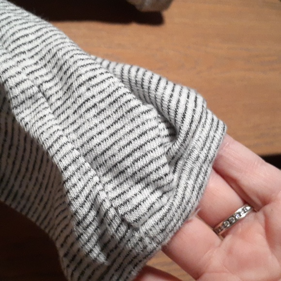 Grey & Gray womens cozy subtle black and gray top with waist tie size me… - Picture 4 of 8